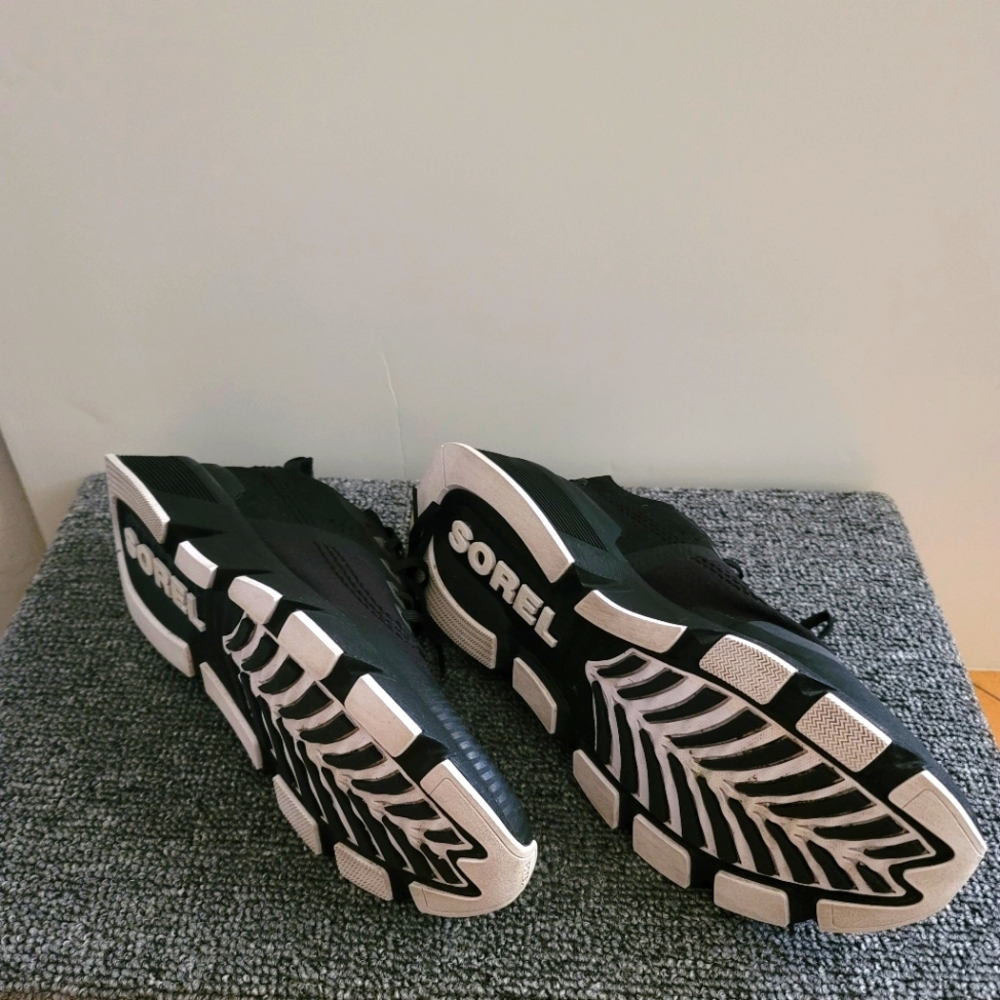 SOREL Kinetic Rush Ripstop City Sneakers Women's 10M black EUC - Picture 3 of 8